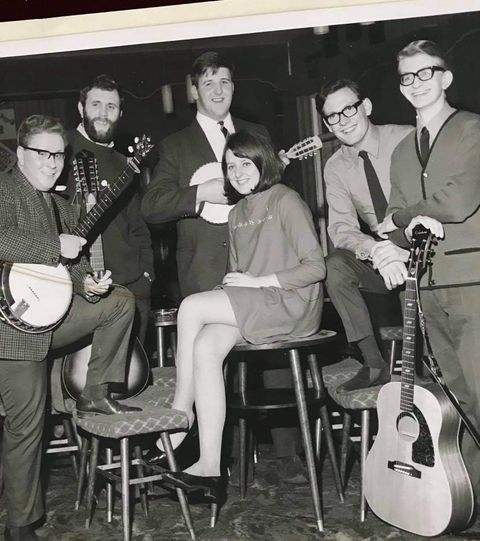 MusPics PboroFolkClub performers l to r Dave Smith Ed Humphries Pete Shaw Kay Bloore Roger Bush Dave Inkel